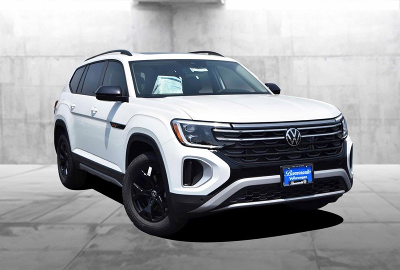 Volkswagen Atlas Vehicle Image 02