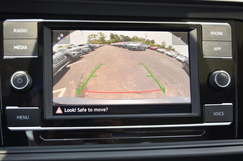 Volkswagen Jetta Vehicle Image 14