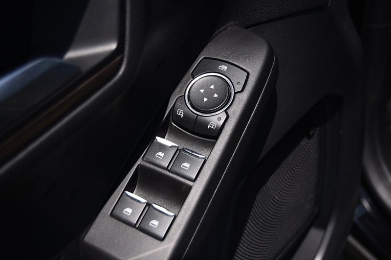 Ford Escape Vehicle Image 09