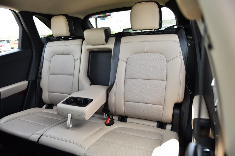 Ford Escape Vehicle Image 23