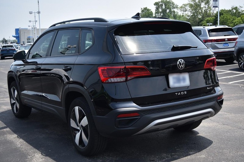 Volkswagen Taos Vehicle Image 07