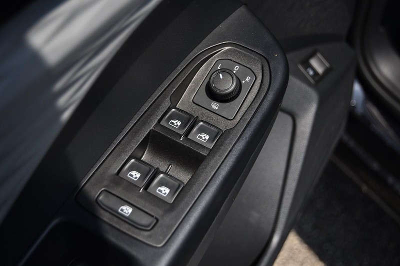 Volkswagen Taos Vehicle Image 09