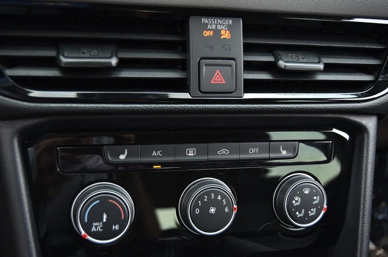 Volkswagen Taos Vehicle Image 16