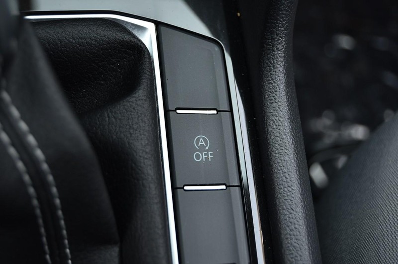Volkswagen Taos Vehicle Image 20