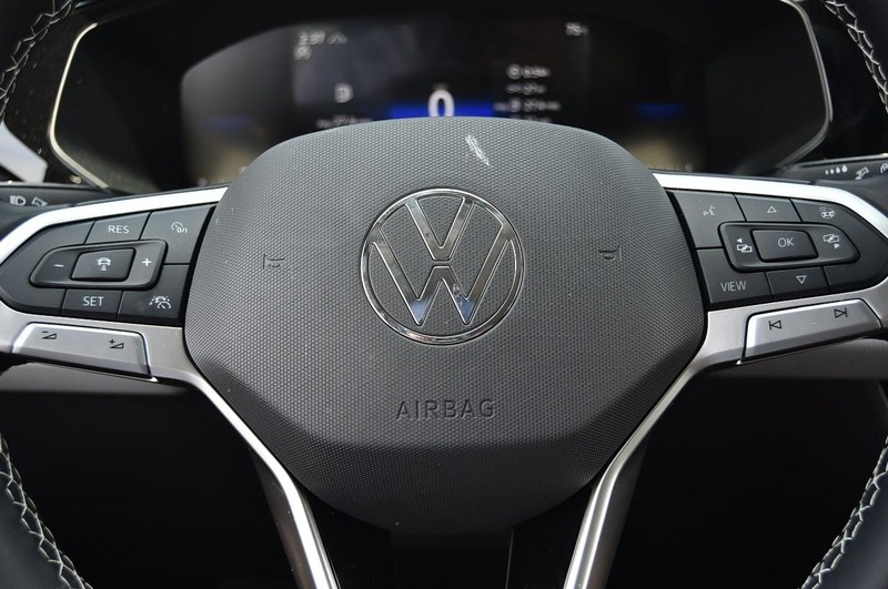 Volkswagen Taos Vehicle Image 21