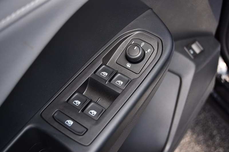 Volkswagen Taos Vehicle Image 09