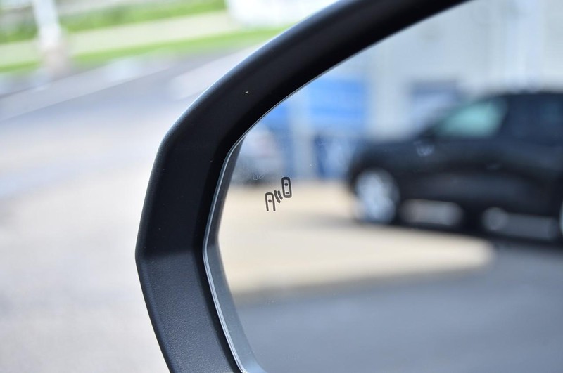 Volkswagen Taos Vehicle Image 10