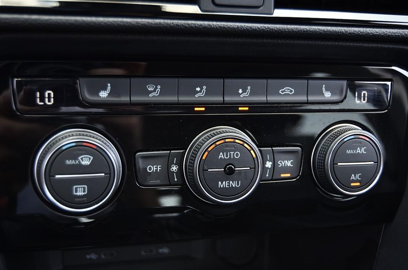 Volkswagen Taos Vehicle Image 15