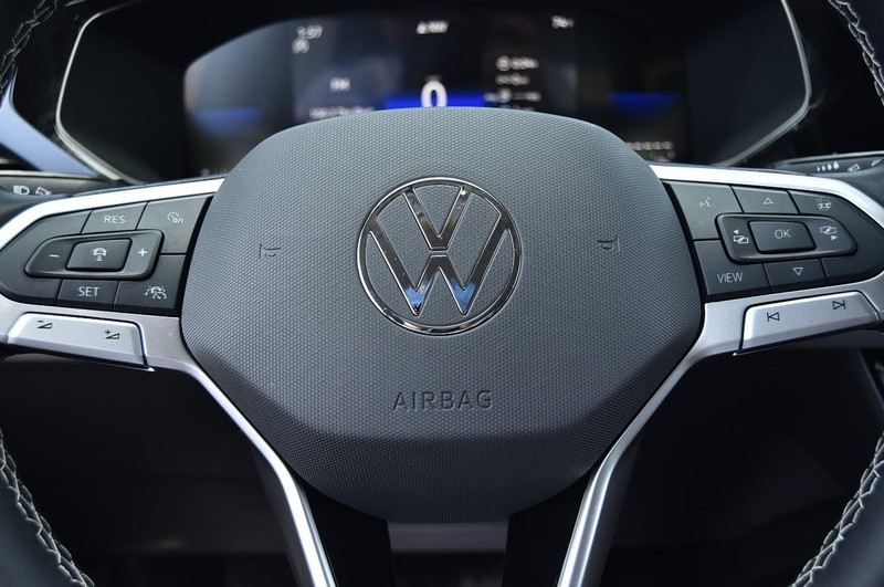 Volkswagen Taos Vehicle Image 19
