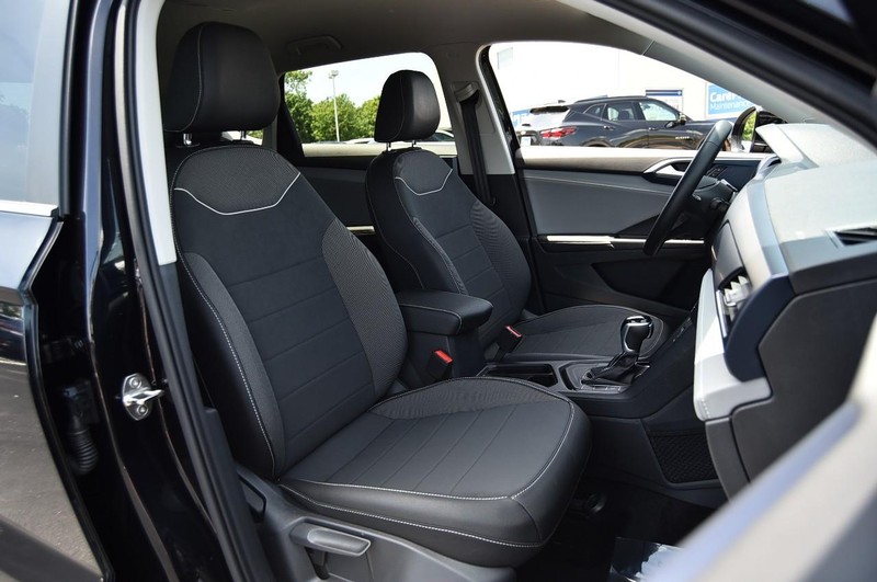 Volkswagen Taos Vehicle Image 21