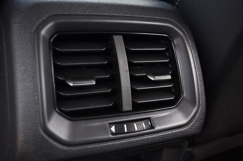 Volkswagen Taos Vehicle Image 23