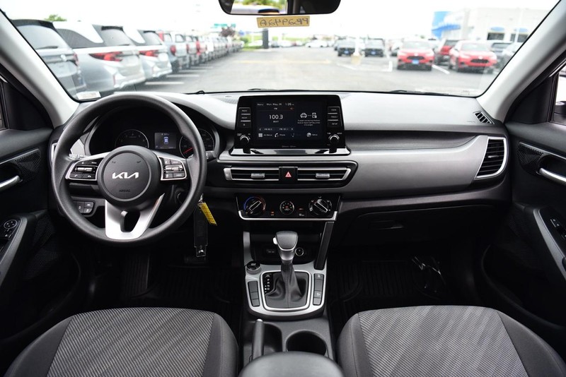 Kia Seltos Vehicle Image 08