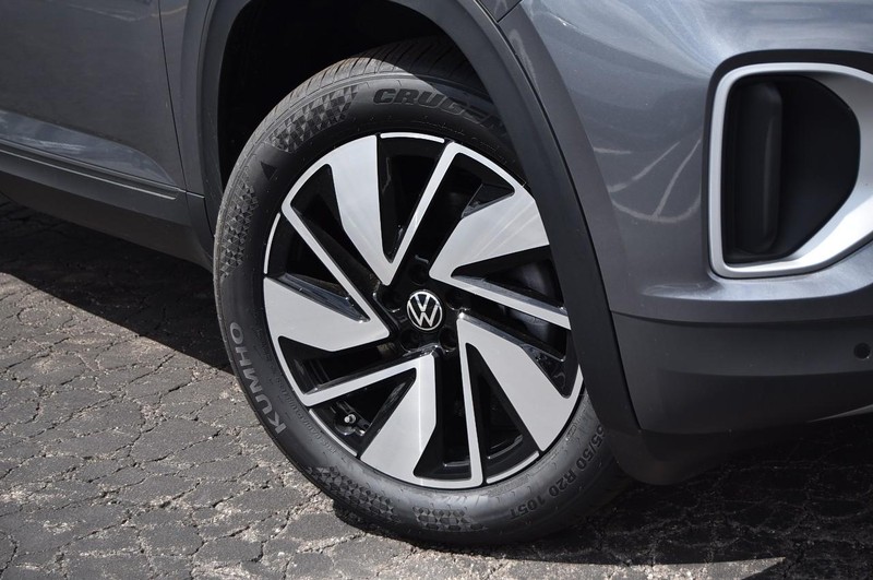 Volkswagen Atlas Vehicle Image 03