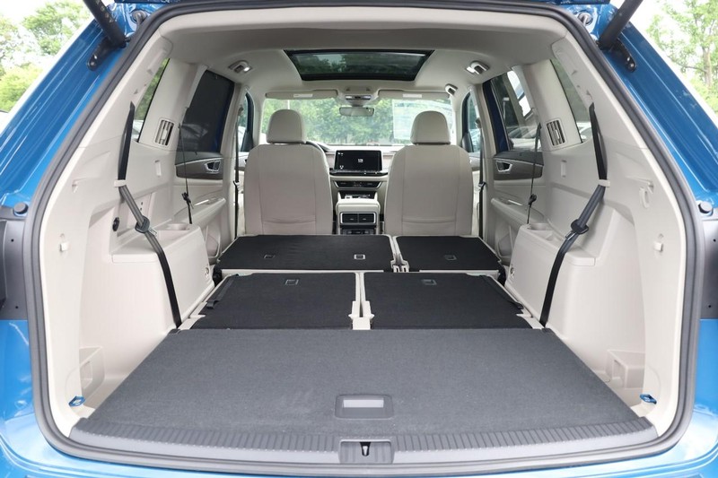 Volkswagen Atlas Vehicle Image 09