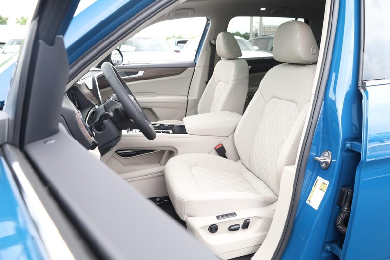 Volkswagen Atlas Vehicle Image 11