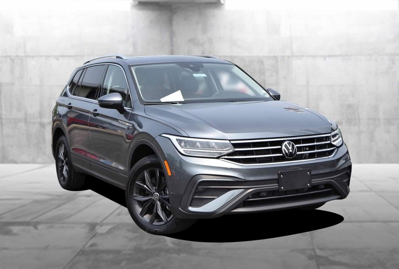 Volkswagen Tiguan Vehicle Image 02