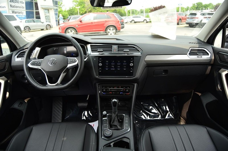 Volkswagen Tiguan Vehicle Image 07