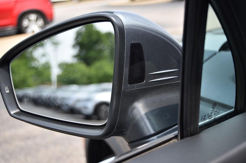 Volkswagen Tiguan Vehicle Image 10