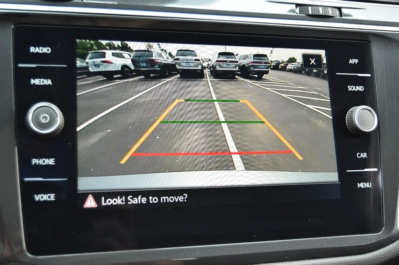 Volkswagen Tiguan Vehicle Image 13
