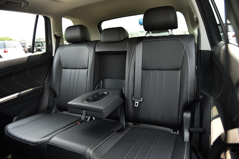Volkswagen Tiguan Vehicle Image 24