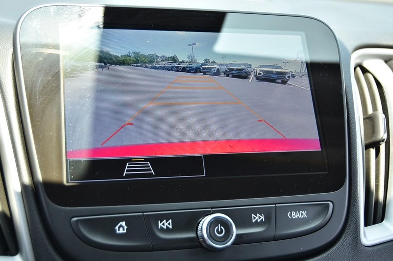 Chevrolet Malibu Vehicle Image 11