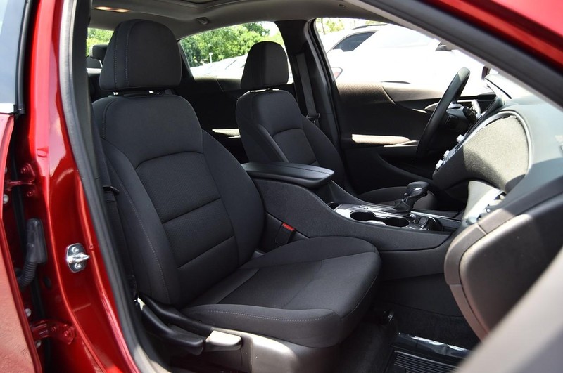 Chevrolet Malibu Vehicle Image 19