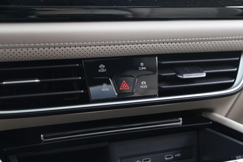 Volkswagen Atlas Vehicle Image 18