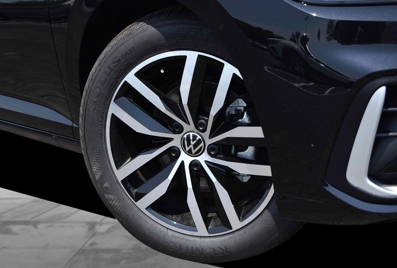 Volkswagen Jetta Vehicle Image 03