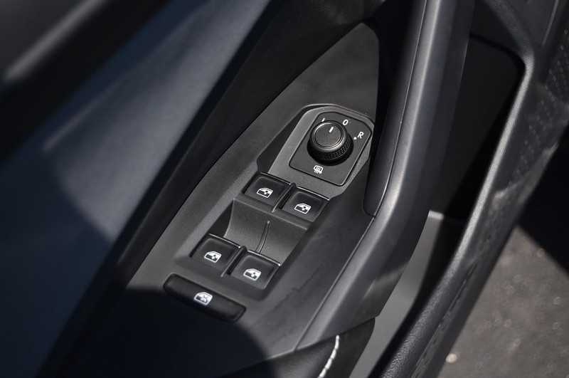 Volkswagen Jetta Vehicle Image 08