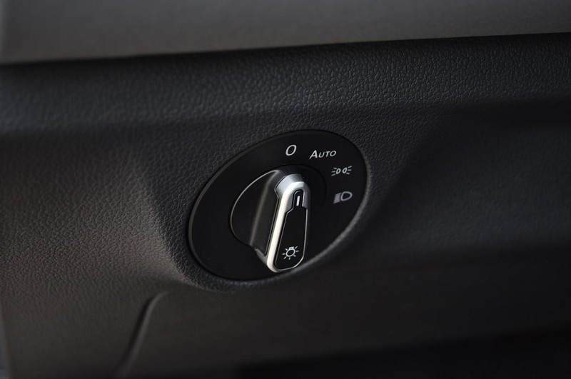 Volkswagen Jetta Vehicle Image 11