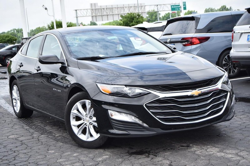 Chevrolet Malibu Vehicle Image 02