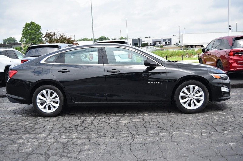 Chevrolet Malibu Vehicle Image 05