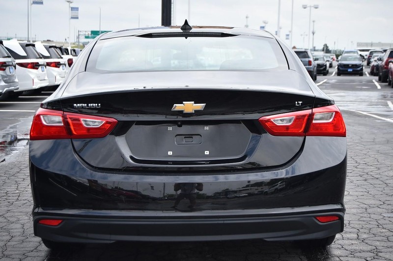 Chevrolet Malibu Vehicle Image 06