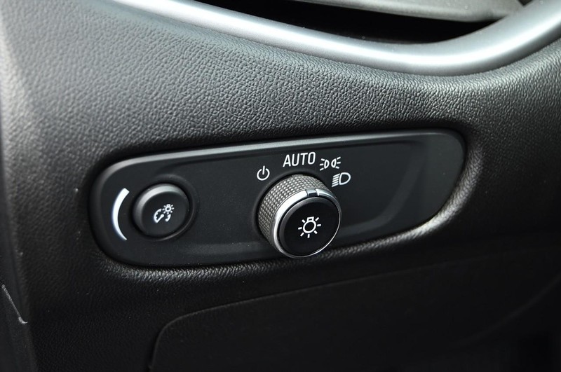Chevrolet Malibu Vehicle Image 10