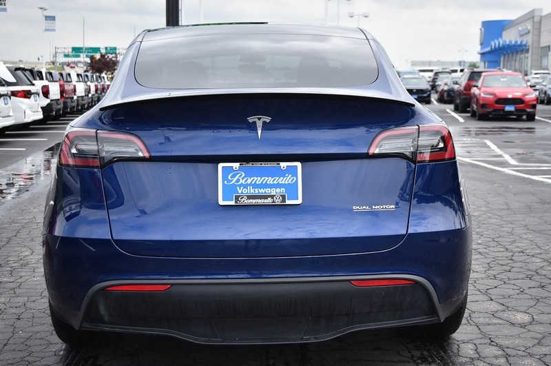 Tesla Model Y Vehicle Image 06