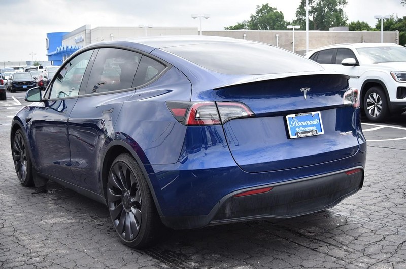Tesla Model Y Vehicle Image 07