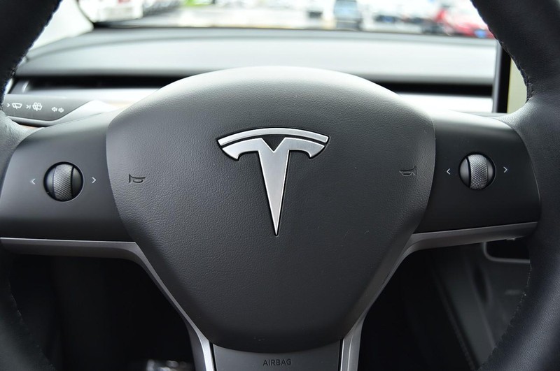 Tesla Model Y Vehicle Image 15