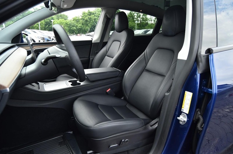 Tesla Model Y Vehicle Image 16
