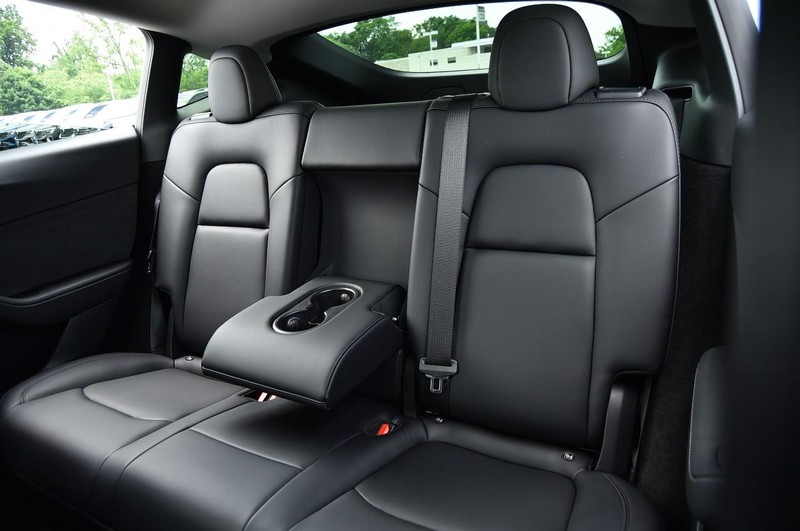 Tesla Model Y Vehicle Image 19