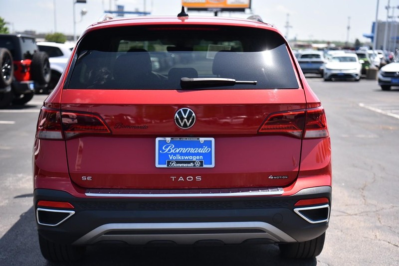 Volkswagen Taos Vehicle Image 06