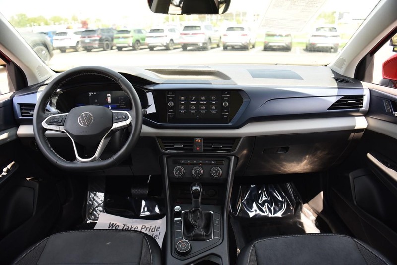 Volkswagen Taos Vehicle Image 08