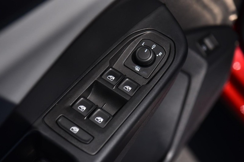 Volkswagen Taos Vehicle Image 09