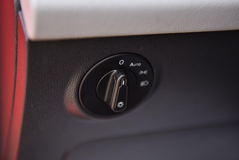 Volkswagen Taos Vehicle Image 12