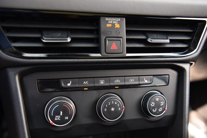 Volkswagen Taos Vehicle Image 16
