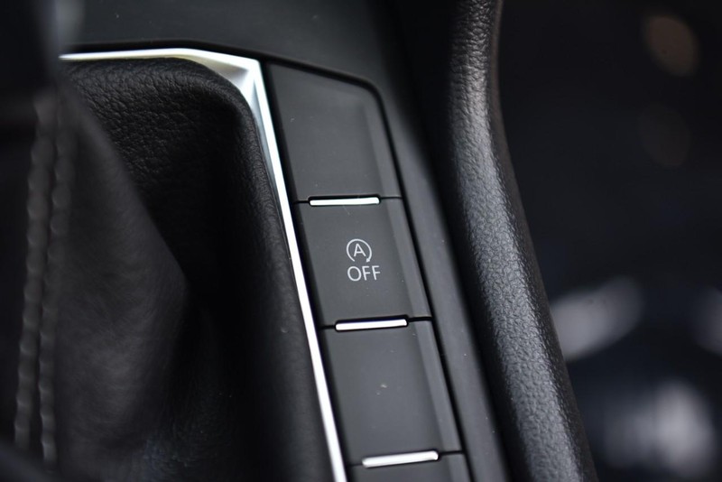 Volkswagen Taos Vehicle Image 20