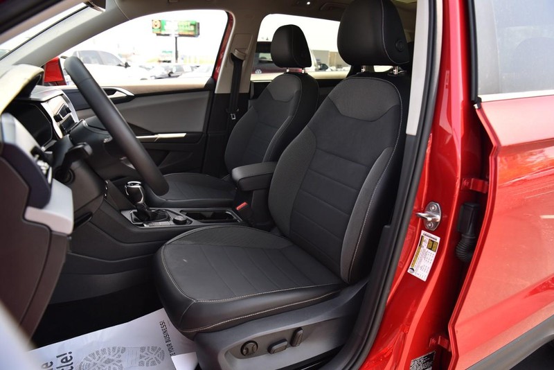 Volkswagen Taos Vehicle Image 22
