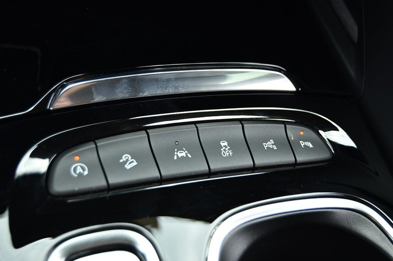 Buick Envision Vehicle Image 16