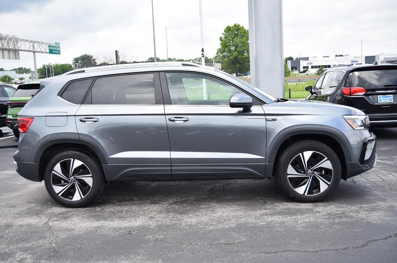 Volkswagen Taos Vehicle Image 05