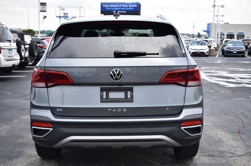 Volkswagen Taos Vehicle Image 06
