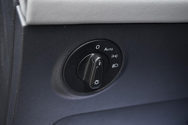 Volkswagen Taos Vehicle Image 12